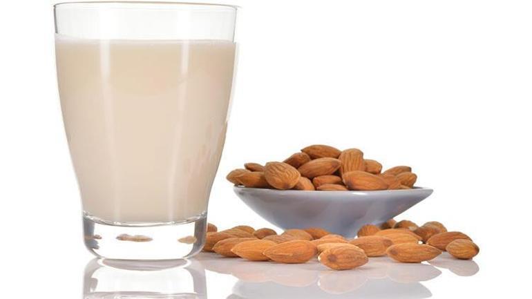 Evde badem sütü nasıl yapılır Badem sütü buzdolabında kaç gün saklanmalıdır?