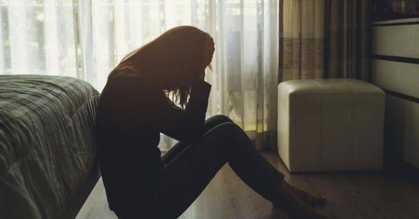 Şiddetli depresyon belirtileri nelerdir? Ciddi Depresyon Nasıl Anlanır? Tedavi yöntemleri nelerdir?