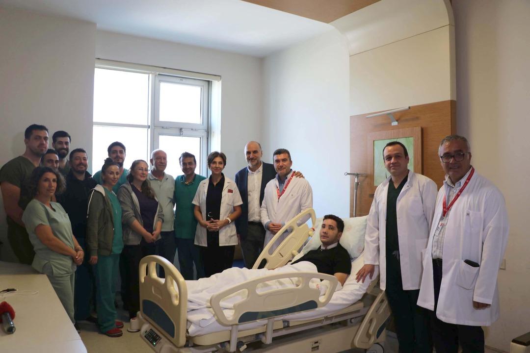 İzmir'de Mucize Kurtuluş ... %90 ölüm riski vardı: Hayatta yapılan kazada burunlarını kırma noktasına ulaşan gençler 2