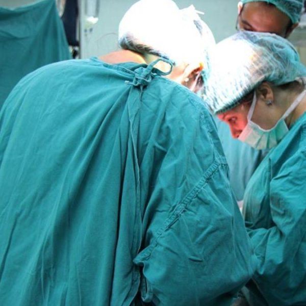 Bursa’da 77 yaşındaki kadının safra kesesinden 213 taş çıkarıldı