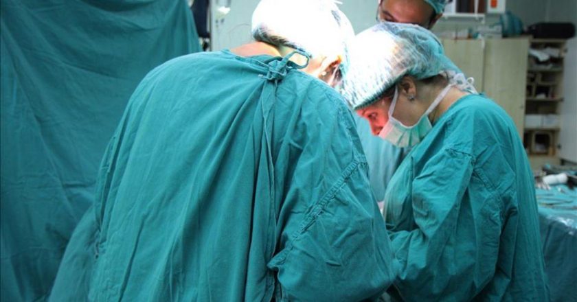 Bursa’da 77 yaşındaki kadının safra kesesinden 213 taş çıkarıldı